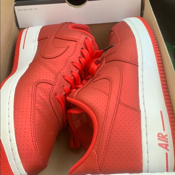 Air Force one’s 07 LV8 - Picture 2 of 3